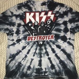 tie dye KISS shirt!